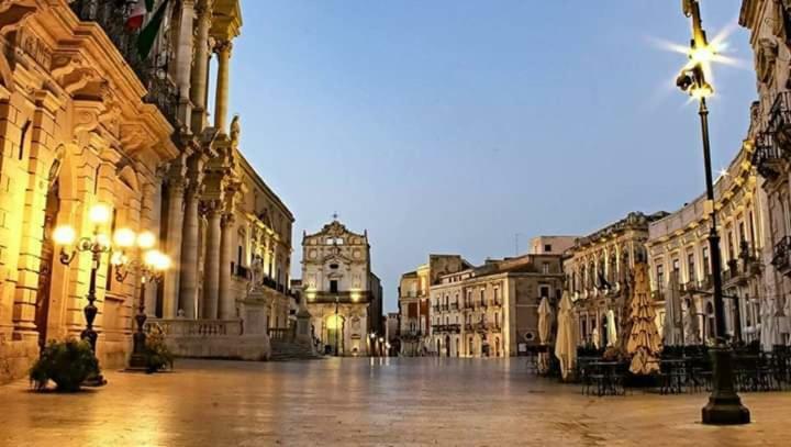 Ortigia Spartan House 1 Syracuse Exterior photo